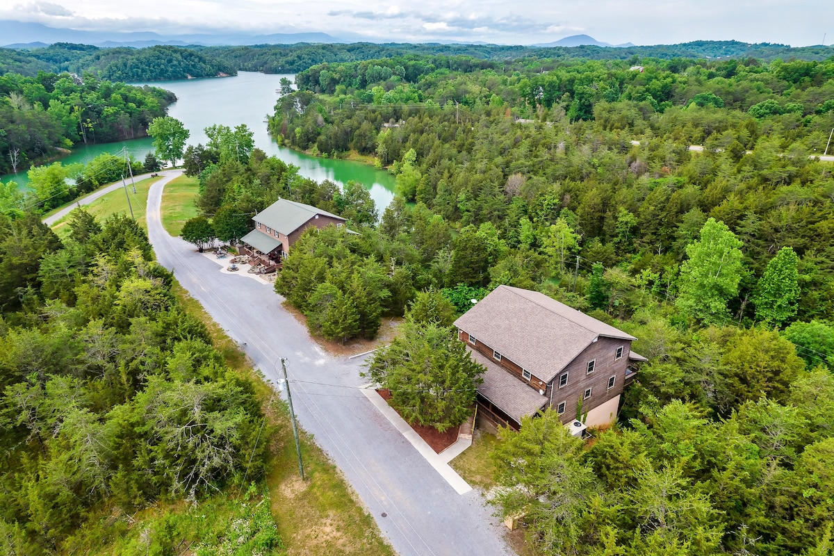 Aerial photograph of Parrotts Landing, its wooded setting and Douglas Lake